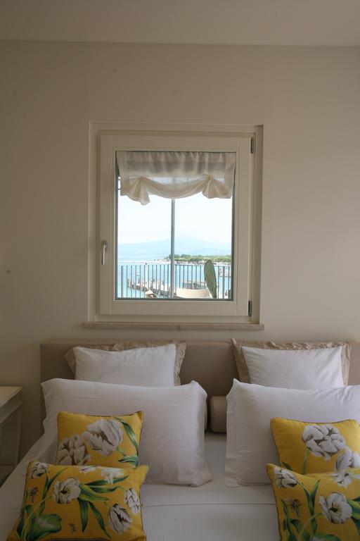 פסקיארה דל גארדה Riviera Carducci Rooms מראה חיצוני תמונה