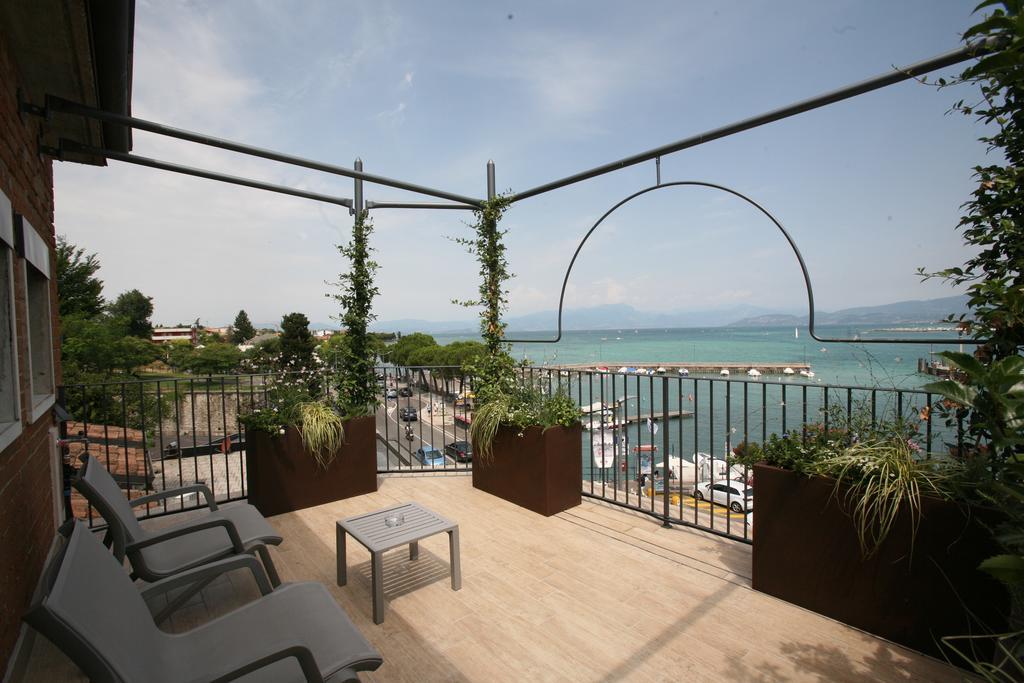 פסקיארה דל גארדה Riviera Carducci Rooms מראה חיצוני תמונה