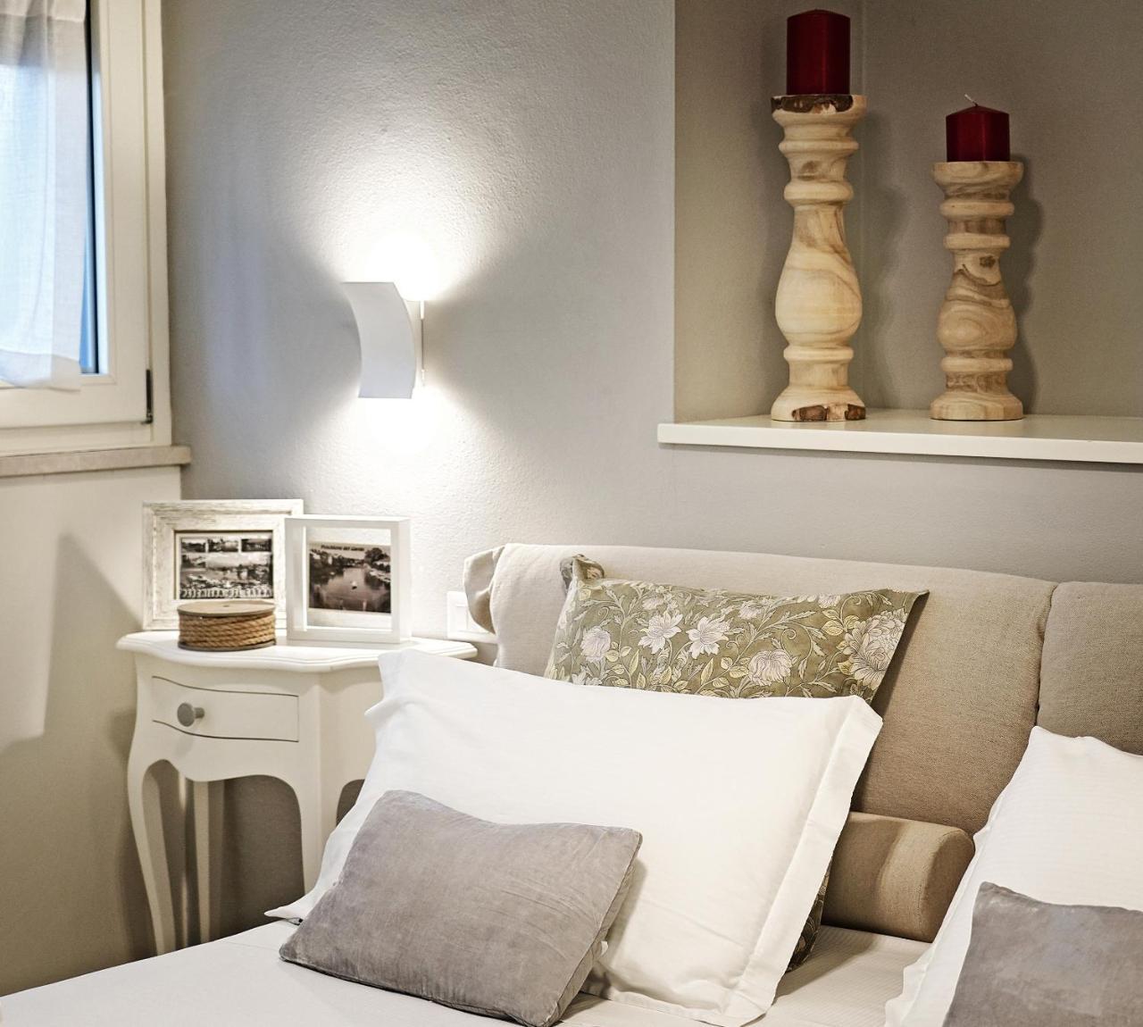 פסקיארה דל גארדה Riviera Carducci Rooms מראה חיצוני תמונה