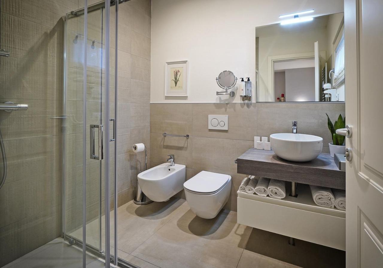 פסקיארה דל גארדה Riviera Carducci Rooms מראה חיצוני תמונה