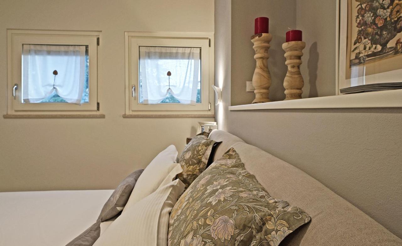 פסקיארה דל גארדה Riviera Carducci Rooms מראה חיצוני תמונה