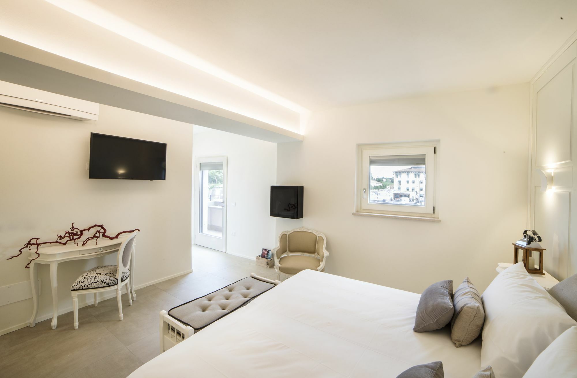 פסקיארה דל גארדה Riviera Carducci Rooms מראה חיצוני תמונה