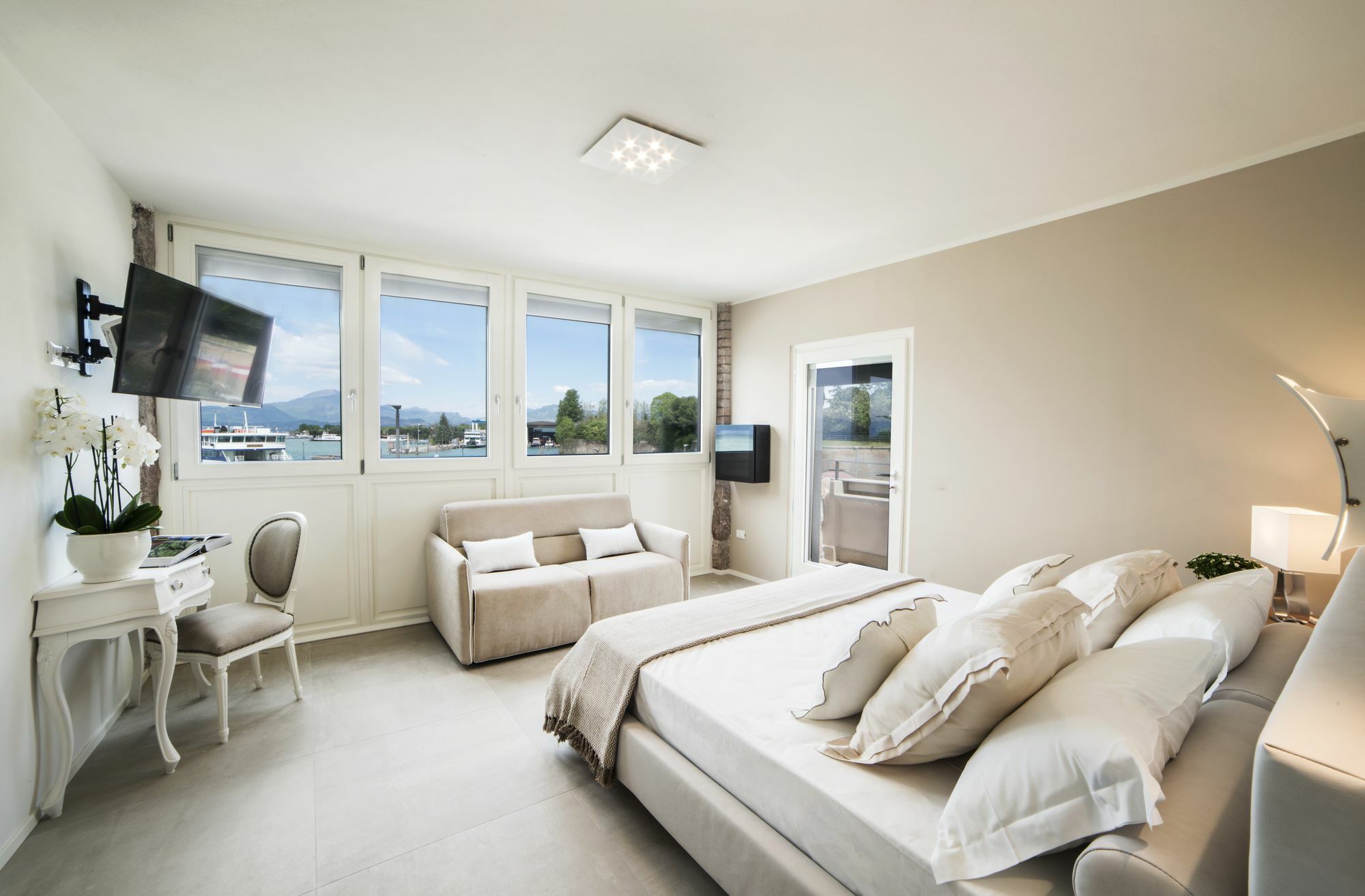 פסקיארה דל גארדה Riviera Carducci Rooms מראה חיצוני תמונה